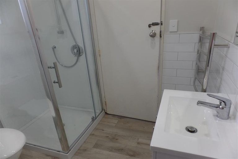 Photo of property in 2/67a Kenderdine Road, Papatoetoe, Auckland, 2025