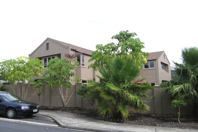 Photo of property in 9 Centennial Place, Campbells Bay, Auckland, 0630