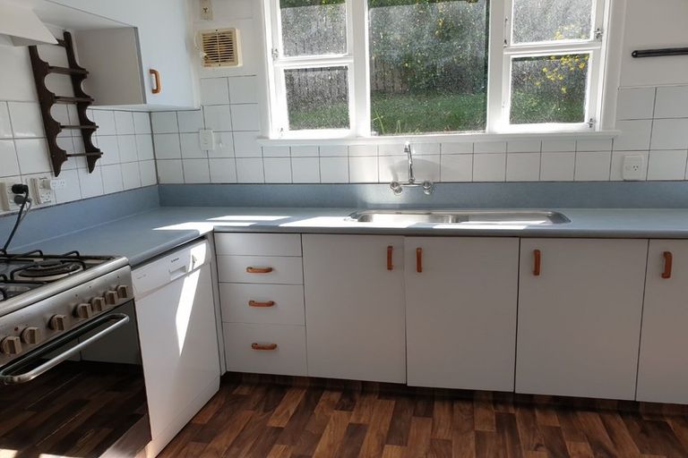 Photo of property in 321 Main Road, Tawa, Wellington, 5028