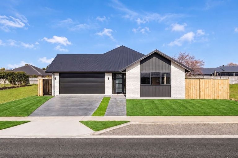 Photo of property in 20 Boyce Crescent, Cambridge, 3434