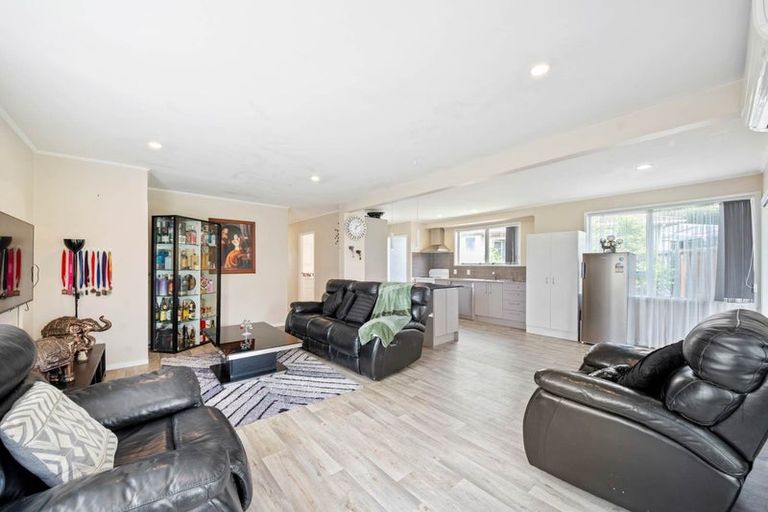 Photo of property in 8 Hyperion Drive, Randwick Park, Auckland, 2105