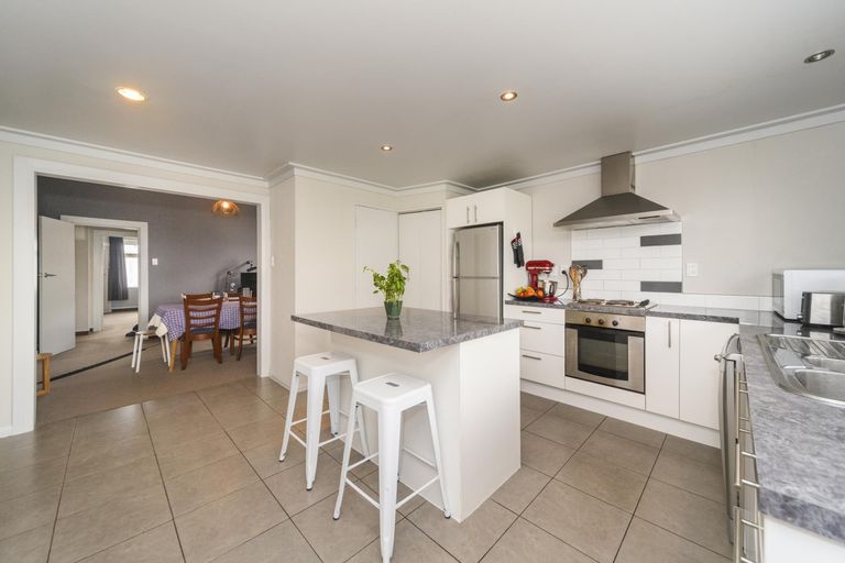 Photo of property in 126 Heretaunga Street, Palmerston North, 4414