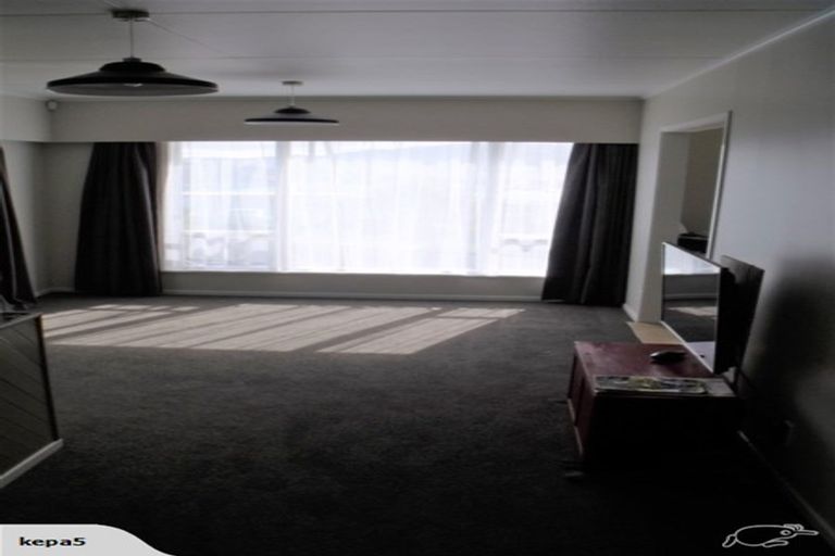 Photo of property in 102 Arahura Crescent, Waitangirua, Porirua, 5024