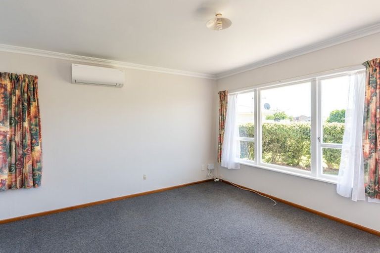 Photo of property in 2 Windsor Place, Levin, 5510