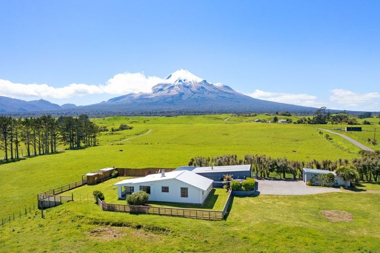 Photo of property in 197 Kahui Road, Rahotu, Opunake, 4684