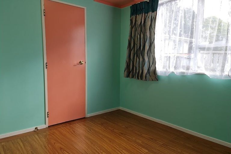 Photo of property in 201d Newlands Road, Newlands, Wellington, 6037