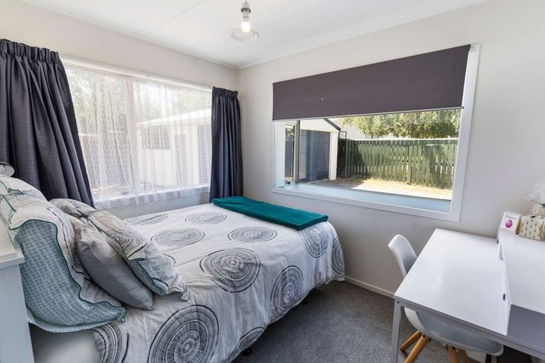 Photo of property in 16 Baillie Crescent, Carterton, 5713