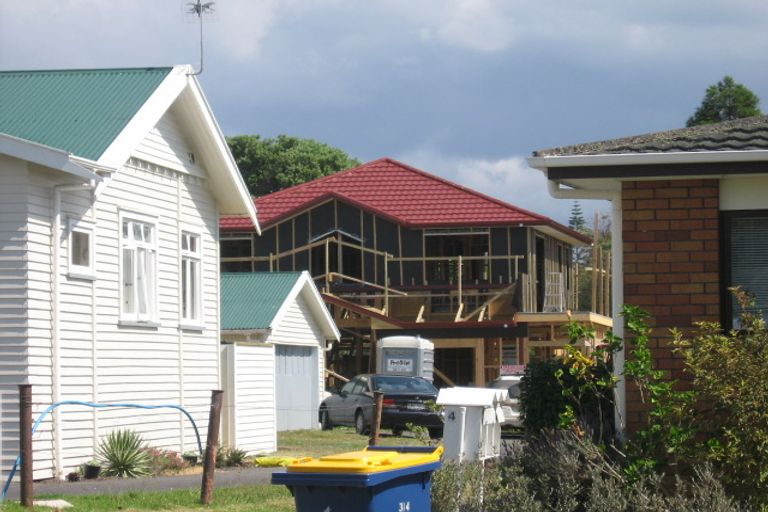 Photo of property in 2a Wattle Street, New Lynn, Auckland, 0600