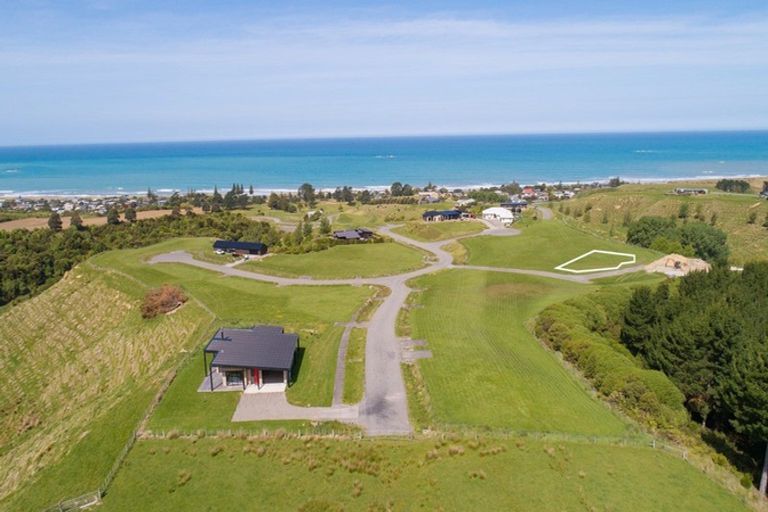 Photo of property in 31 Tama Road, Riversdale Beach, Masterton, 5872