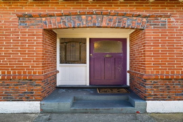 Photo of property in 268 Macandrew Road, Forbury, Dunedin, 9012