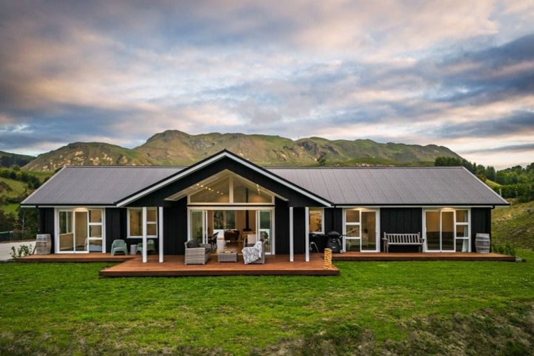Photo of property in 967 Kahuranaki Road, Kahuranaki, Havelock North, 4295