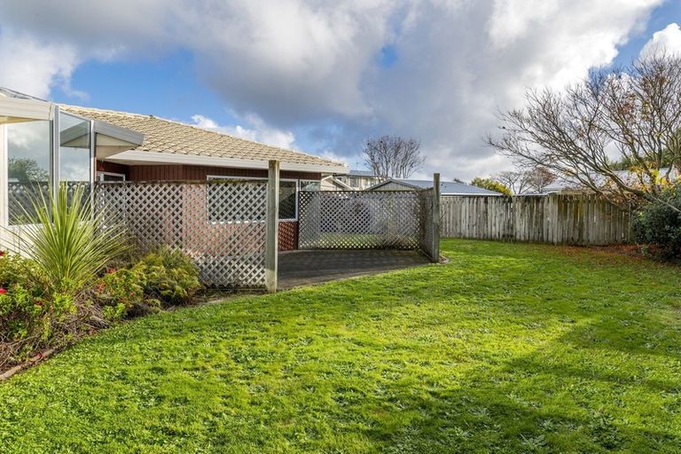 Photo of property in 32 Easton Way, Levin, 5510