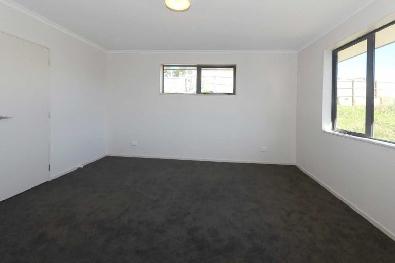 Photo of property in 16 Max Landing, Grandview Heights, Hamilton, 3200