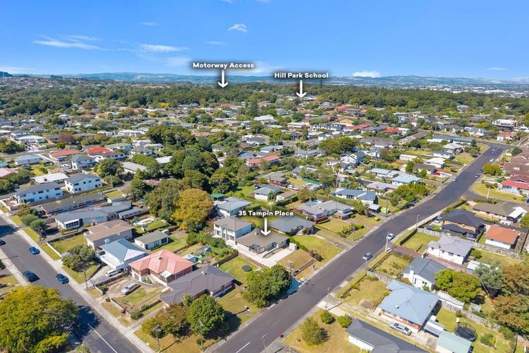 Photo of property in 35 Tampin Road, Hillpark, Auckland, 2102