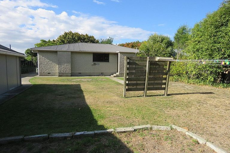 Photo of property in 9 Burnside Crescent, Burnside, Christchurch, 8053
