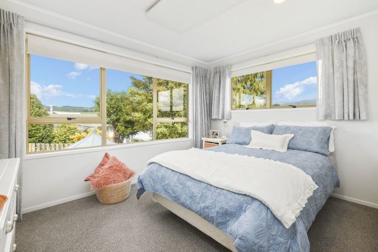 Photo of property in 8 Walnut Place, Owhata, Rotorua, 3010