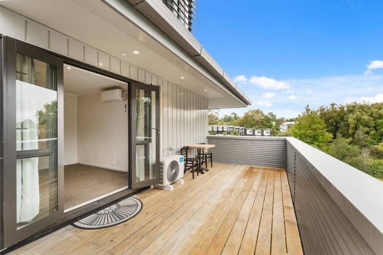 Photo of property in 17a/30 Westward Ho, Glen Eden, Auckland, 0602
