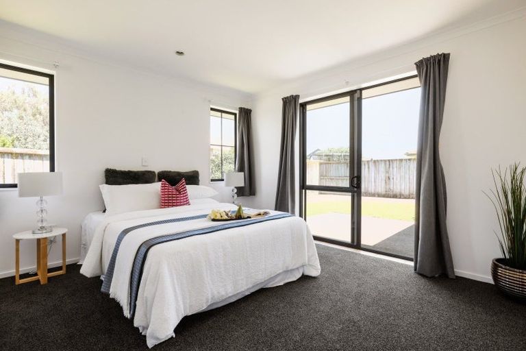 Photo of property in 15 Farnham Close, Rototuna North, Hamilton, 3210