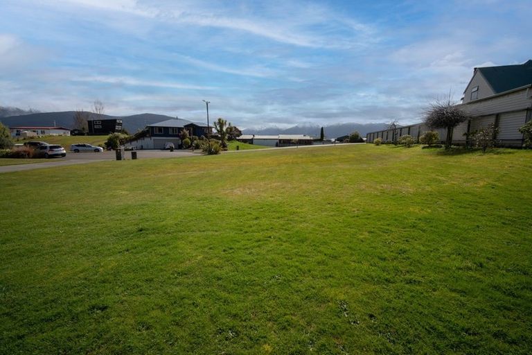 Photo of property in 14 Dalhousie Place, Te Anau, 9600