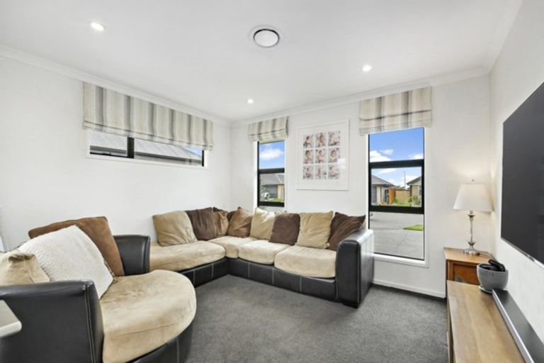 Photo of property in 34 Rossall Crescent, Rolleston, 7615