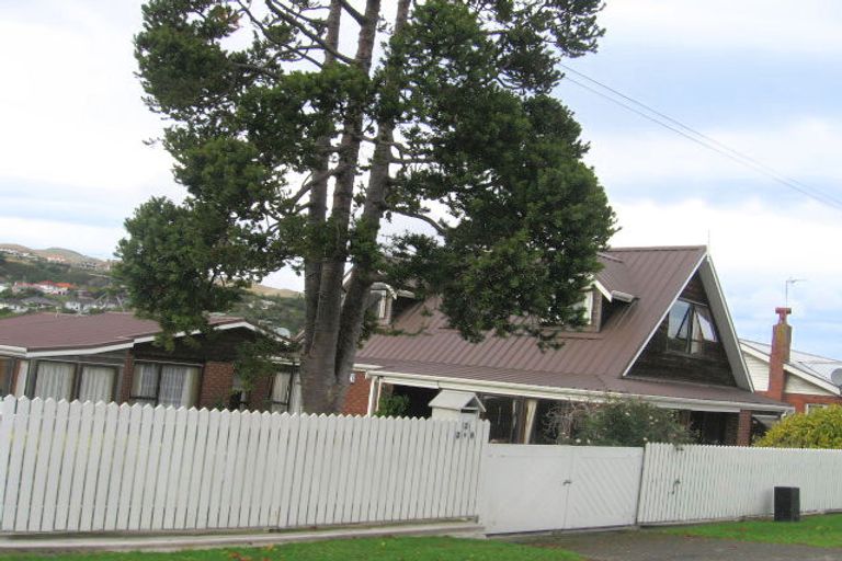 Photo of property in 1/268 Main Road, Tawa, Wellington, 5028