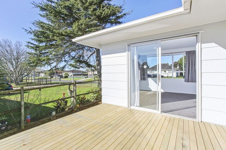 Photo of property in 30a Birdwood Road, Swanson, Auckland, 0612