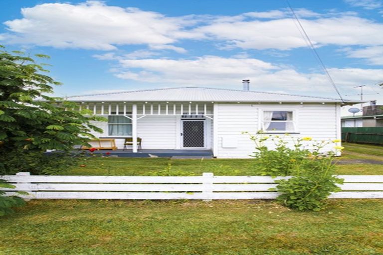 Photo of property in 13 Queens Road, Elgin, Gisborne, 4010