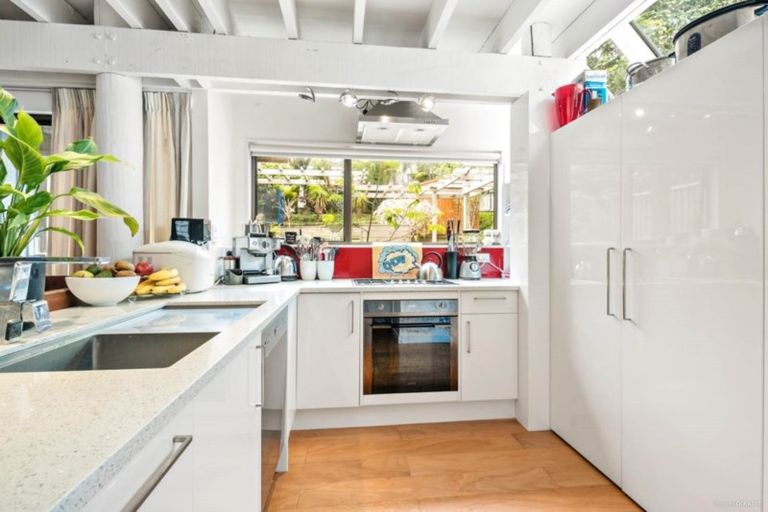 Photo of property in 7 Wyoming Avenue, Murrays Bay, Auckland, 0630