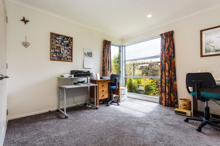 Photo of property in 11 Mallard Place, Mosgiel, 9024