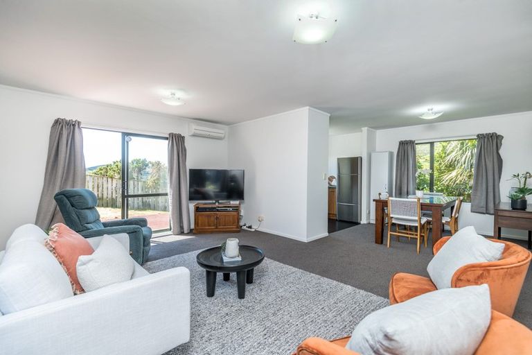 Photo of property in 4 Tobago Crescent, Grenada North, Wellington, 5028