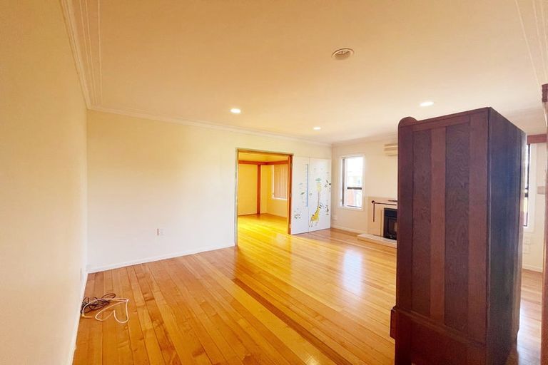 Photo of property in 43 Mclean Avenue, Papatoetoe, Auckland, 2025