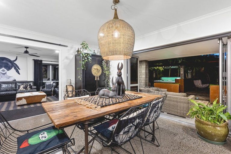 Photo of property in 10 Cooke Farm Grove, Waiwhakaiho, New Plymouth, 4312