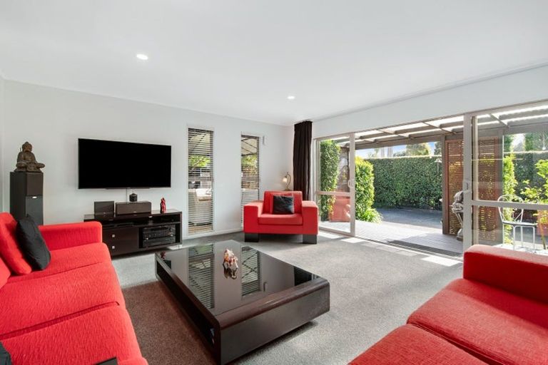Photo of property in 5a Elizabeth Street, Orewa, 0931