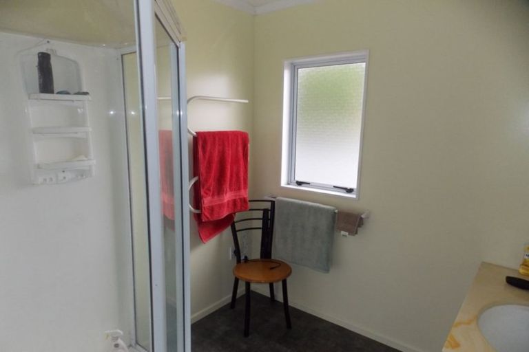 Photo of property in 4 Warwick Place, Awapuni, Palmerston North, 4412