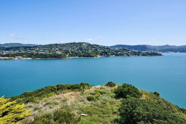 Photo of property in 15 Countess Close, Maupuia, Wellington, 6022