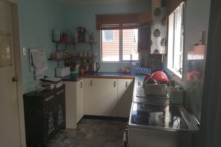 Photo of property in 100 Rangituhi Crescent, Takapuwahia, Porirua, 5022