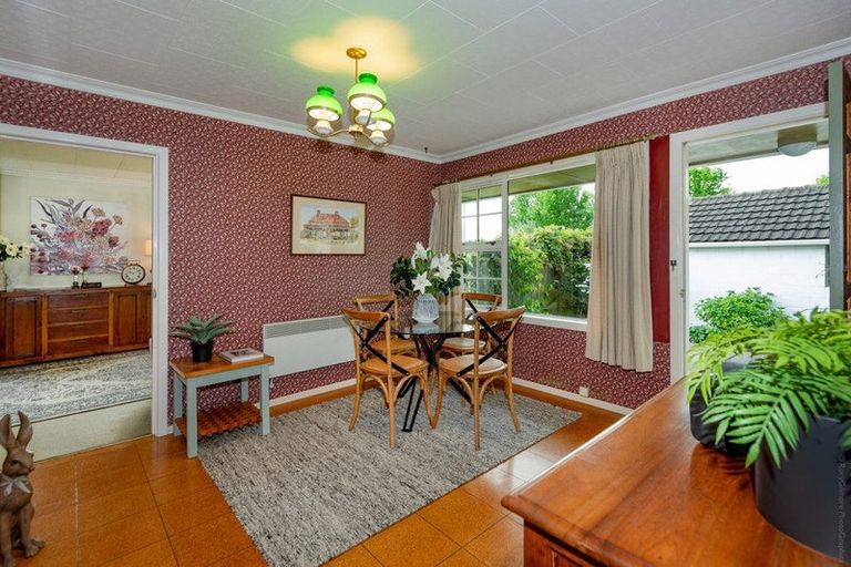 Photo of property in 16 Freebairn Street, Redwood, Christchurch, 8051