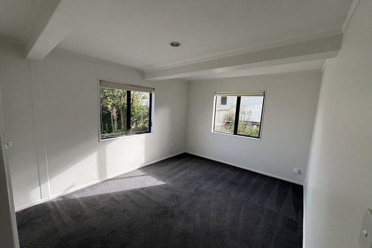 Photo of property in 22 Goodwood Drive, Goodwood Heights, Auckland, 2105