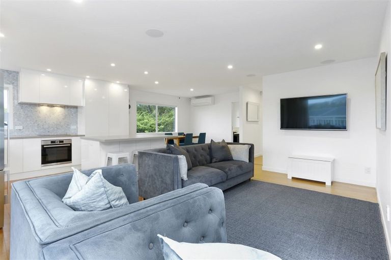 Photo of property in 5 Arahia Street, Northcote, Auckland, 0627