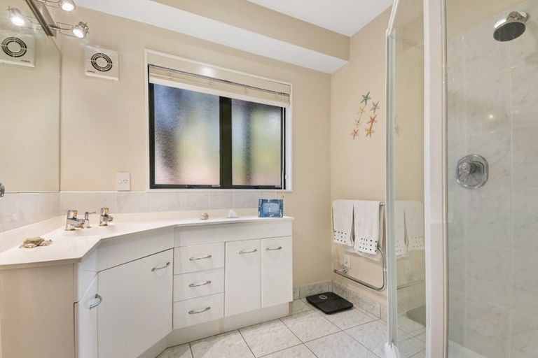 Photo of property in 199a Godley Road, Titirangi, Auckland, 0604