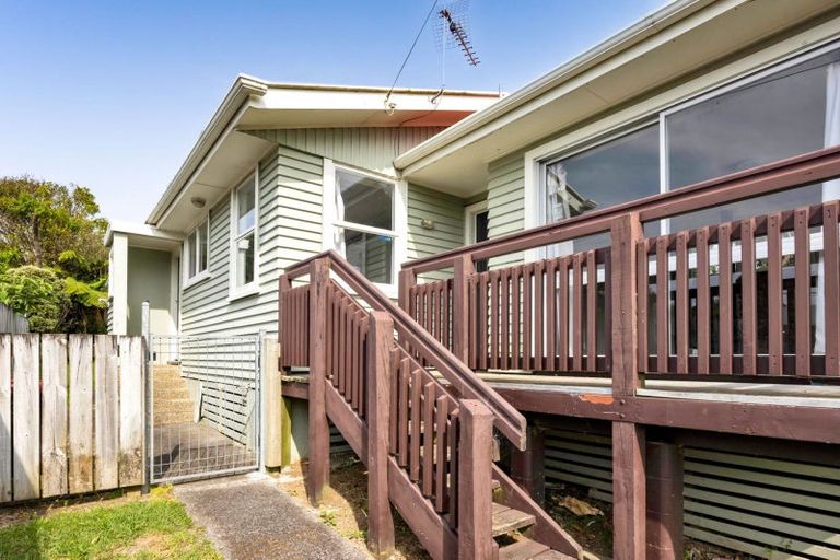 Photo of property in 19 Oranga Street, Marfell, New Plymouth, 4310