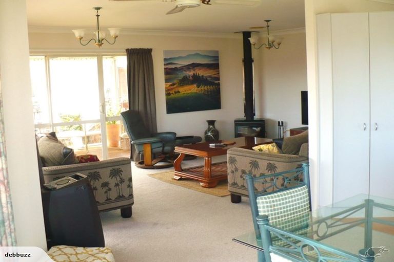 Photo of property in 25 Waitoa Street, Waiuku, 2123