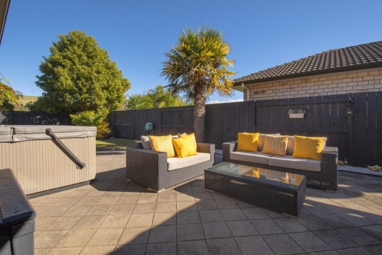 Photo of property in 32 Tomika Crescent, Papamoa Beach, Papamoa, 3118