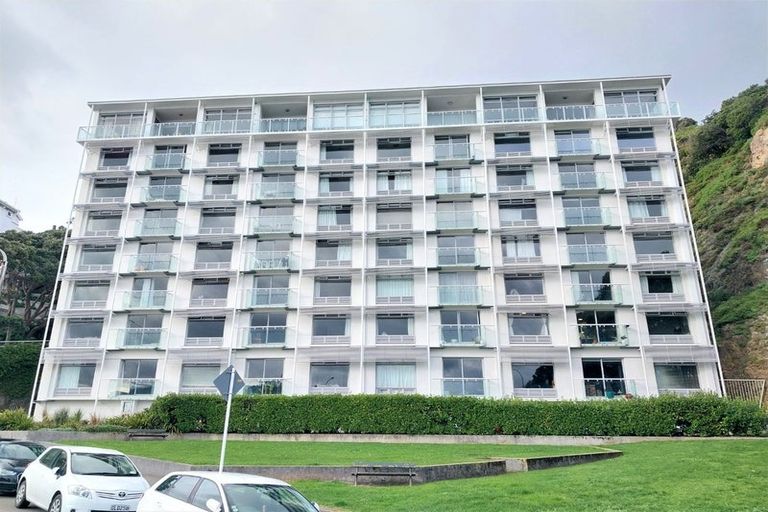 Photo of property in The Capital, 22/370 Oriental Parade, Oriental Bay, Wellington, 6011