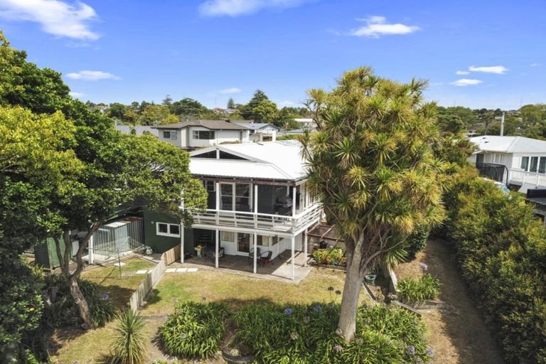 Photo of property in 112 Tiroroa Avenue, Te Atatu South, Auckland, 0610