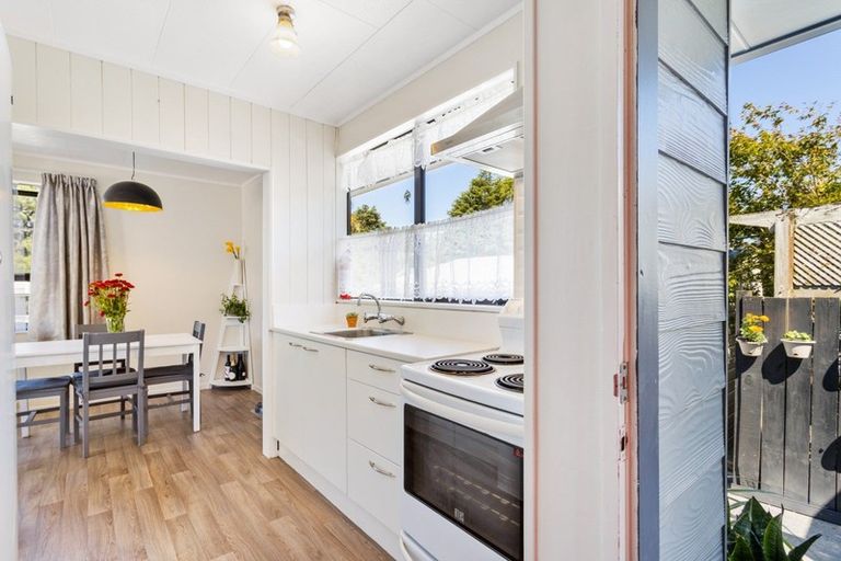 Photo of property in 2/162 Universal Drive, Henderson, Auckland, 0610