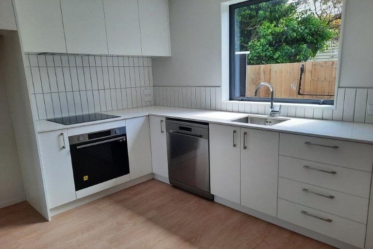 Photo of property in 2/42 Gibbon Street, Sydenham, Christchurch, 8023