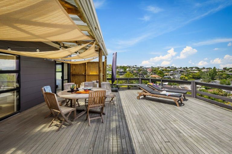 Photo of property in 24b Tindalls Bay Road, Manly, Whangaparaoa, 0930