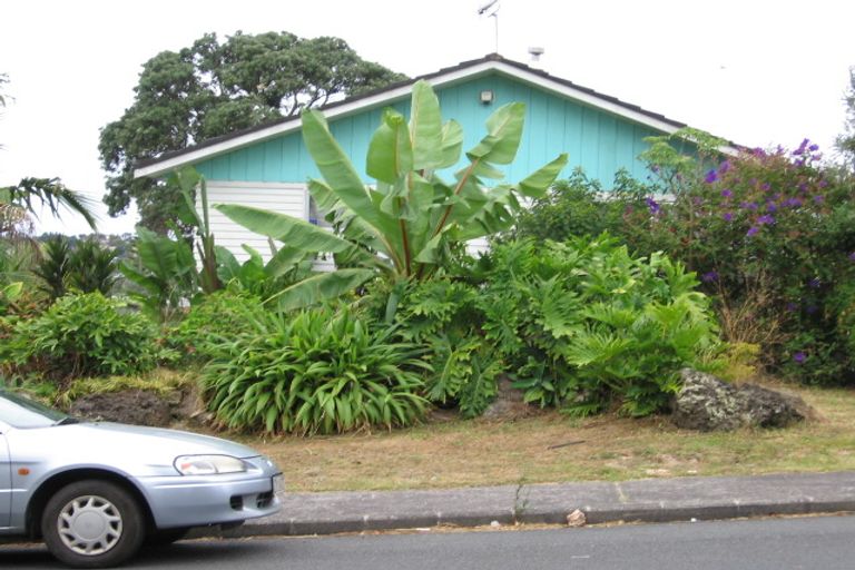 Photo of property in 42 Tamahere Drive, Glenfield, Auckland, 0629