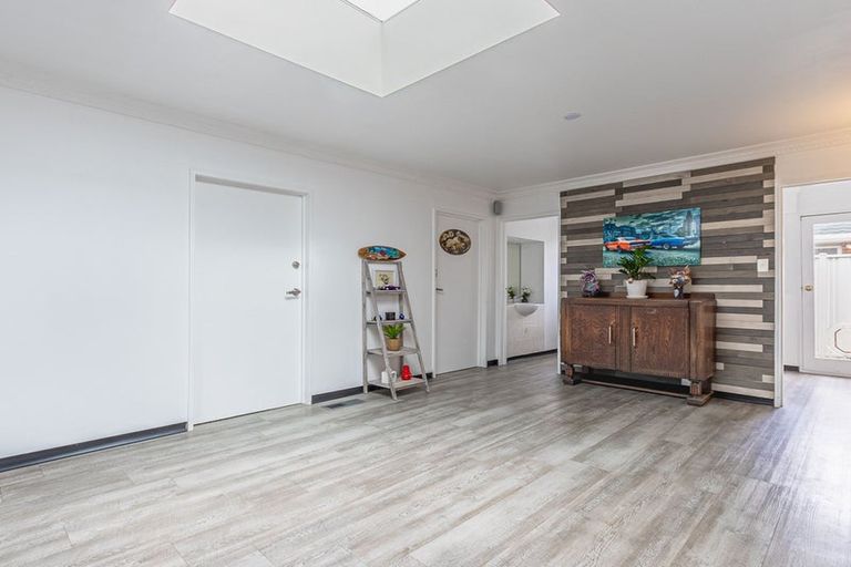 Photo of property in 103 Hillcrest Road, Raumati Beach, Paraparaumu, 5032